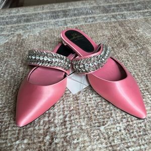 SUECOMMABONNIE NWT Sparkly Crystal Embellished Pink Satin Mules Sz 6